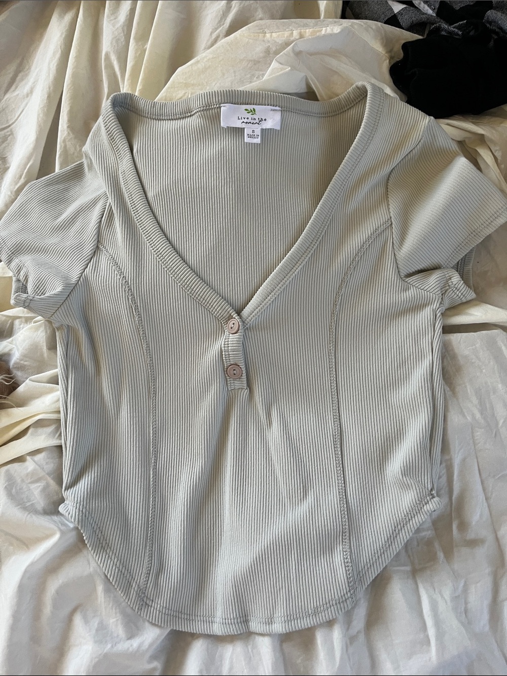 Women's Ribbed V-Neck Short Sleeve Top